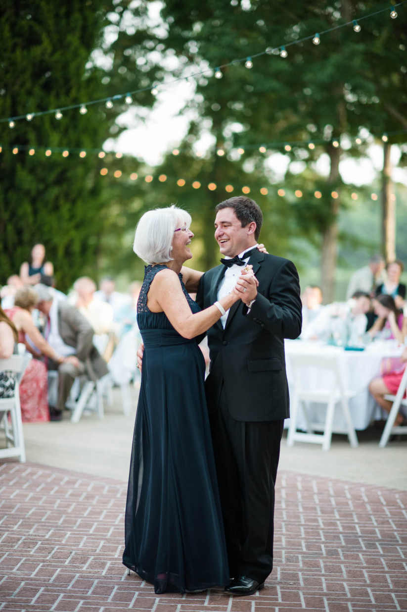 What Color Does The Mother Of The Groom Wear? | vlr.eng.br