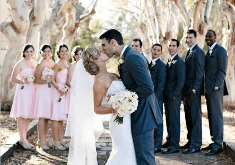 Do bridesmaids and groomsmen need to be single?