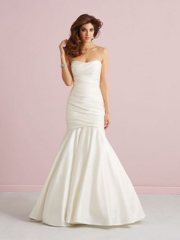 10 Stunning Fit And Flare Wedding Gowns 2119