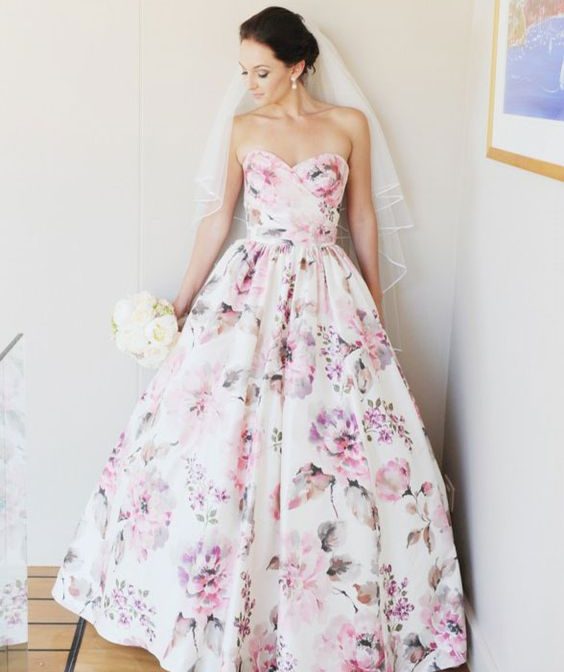 5 Wedding Styles That Go With A Classic, Bridal Ball Gown ...