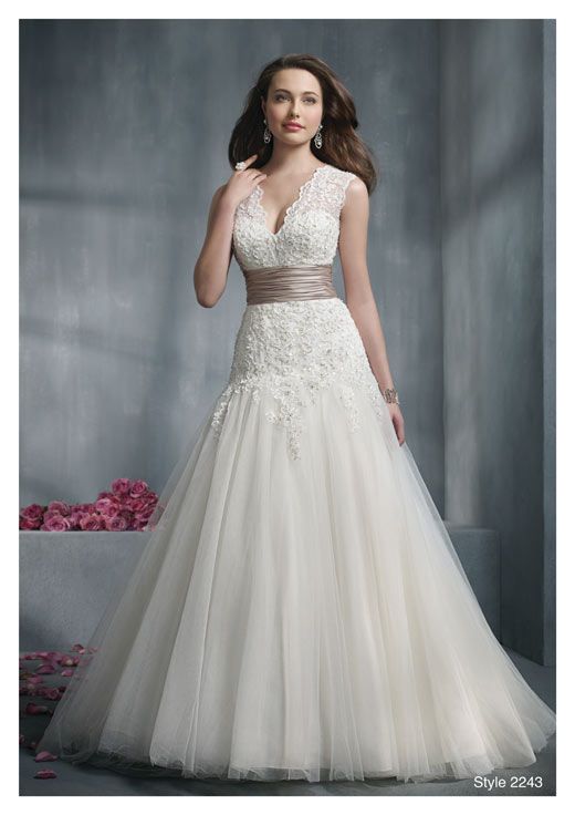 How To Choose The Right Wedding Dress Style For Your Body Type Wedding Attire